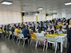 Almoço especial e liberação do décimo marcam confraternização dos colaboradores